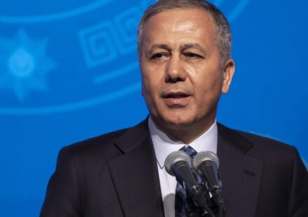 Bakan Yerlikaya: Asıl görevimiz hatası doğmadan önlemektir bakan yerlikaya asil gorevimiz hatasi dogmadan onlemektir 1rC2Avun.jpg