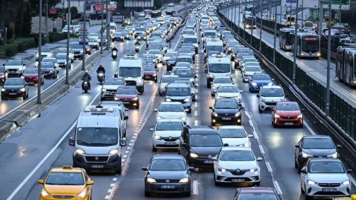 bakan yerlikaya yeni trafik cezalarini acikladi cep telefonuna 20000 tl drifte 140000 tl ceza SS4vjZjB