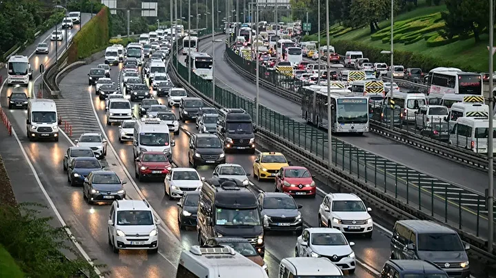 bakan yerlikaya yeni trafik cezalarini acikladi cep telefonuna 20000 tl drifte 140000 tl ceza jpWTN1pm