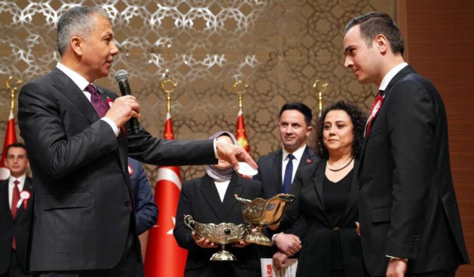 bakan yerlikayadan goreve yeni atanan kaymakamlara ileti UvRcMELK.jpeg