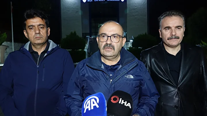 balikesirde dehset gecesi gasp ettigi aracla 2 kisiyi oldurdu 2si polis 5 kisiyi yaraladi 1YzSi9FY