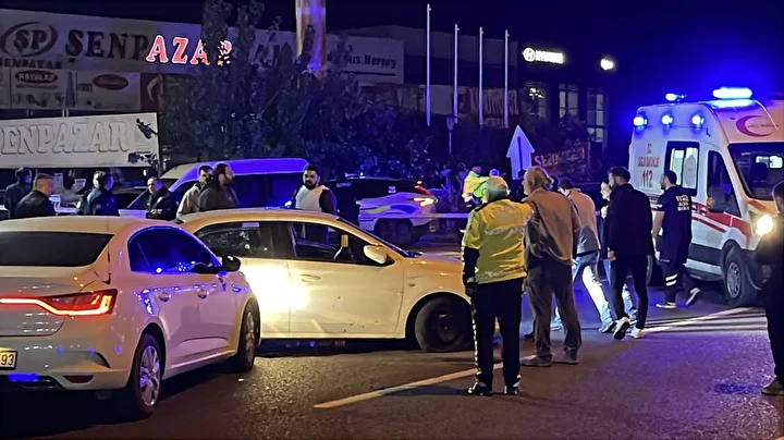 balikesirde dehset gecesi gasp ettigi aracla 2 kisiyi oldurdu 2si polis 5 kisiyi yaraladi
