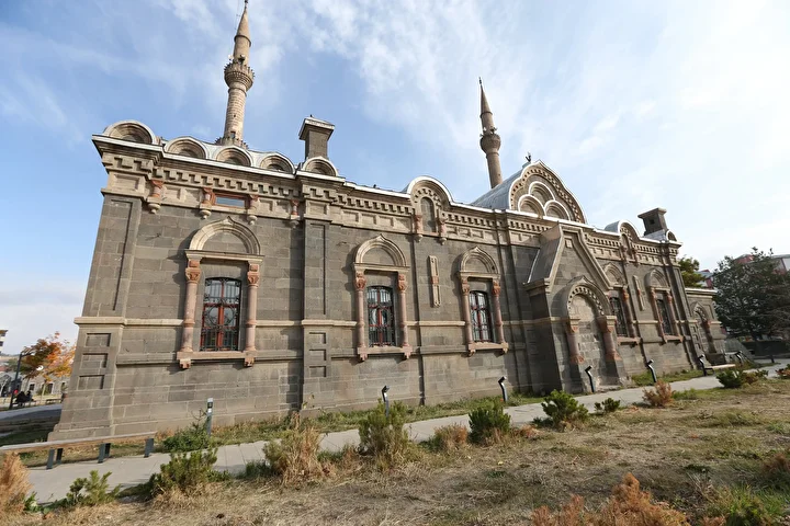 baltik mimarisiyle sekillenen kars kultur turizminin gozdesi 23 ktlkTerA