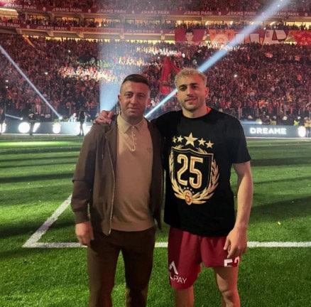 Barış Alper Yılmaz'ın yeni maaşı belirli oldu! Menajeri ise tekrar taraftarı ayağa kaldırdı 2 baris alper yilmazin yeni maasi belirli oldu menajeri ise tekrar taraftari ayaga kaldirdi 1