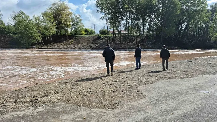 Bartın Irmağı taşmaya başladı 4 bartin irmagi tasmaya basladi 3 Jng2MkTy