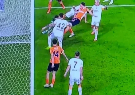 Başakşehir’in golü ofsayt mıydı? Eski hakem Galatasaray maçındaki durumu kıymetlendirdi basaksehirin golu ofsayt miydi eski hakem galatasaray macindaki durumu kiymetlendirdi vQgVw8dc.webp