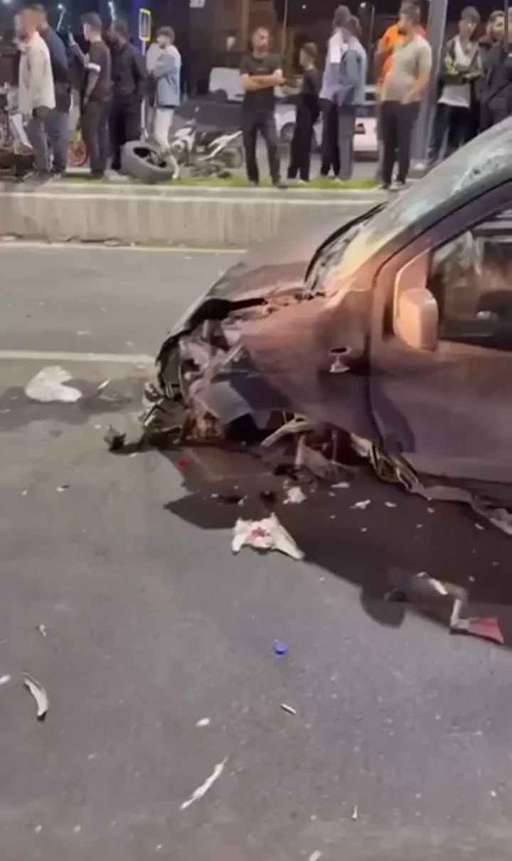 Batman’da hafif ticari araç, motosiklet ve elektrikli bisiklet çarpıştı: Altı kişi yaralandı 3 batmanda hafif ticari arac motosiklet ve elektrikli bisiklet carpisti alti kisi yaralandi 2 BgeAfRAm
