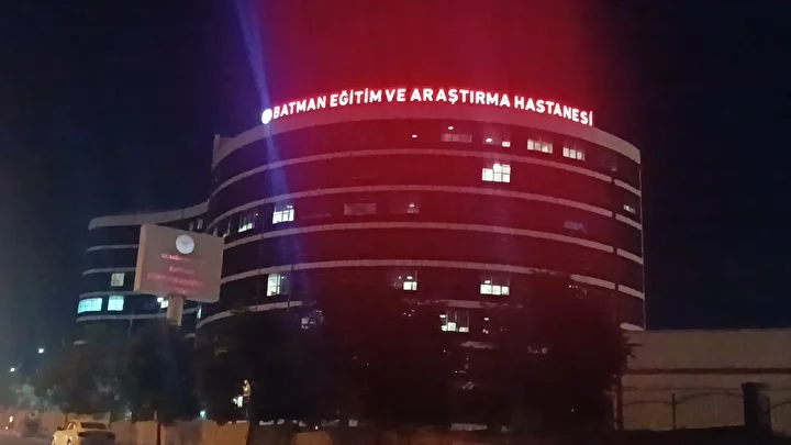 Batman’da hafif ticari araç, motosiklet ve elektrikli bisiklet çarpıştı: Altı kişi yaralandı 7 batmanda hafif ticari arac motosiklet ve elektrikli bisiklet carpisti alti kisi yaralandi 6 e8tDypma