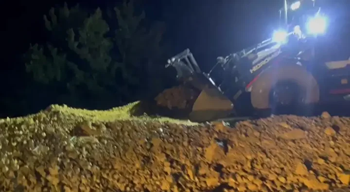 Batman'da heyelan: 25 köy ve 30 mezra yolu ulaşıma kapandı 7 batmanda heyelan 25 koy ve 30 mezra yolu ulasima kapandi 6 ihF2AZJI