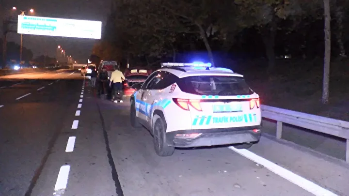 bayrampasada viyadugun genlesme derzi koptu iki kisi yaralandi onlarca araclarin lastigi patladi 9 HfyCi1NM