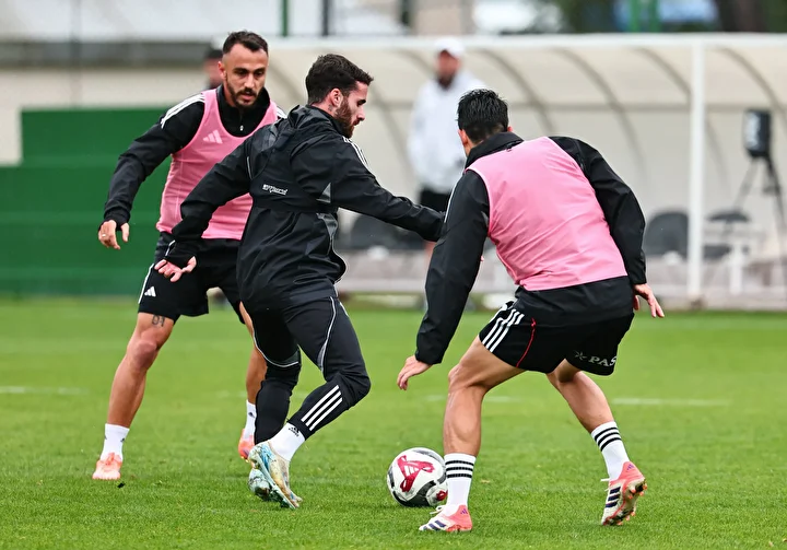 besiktas genclerbirligi mac takimi ve birinci 11ler 11 UssL1PgZ