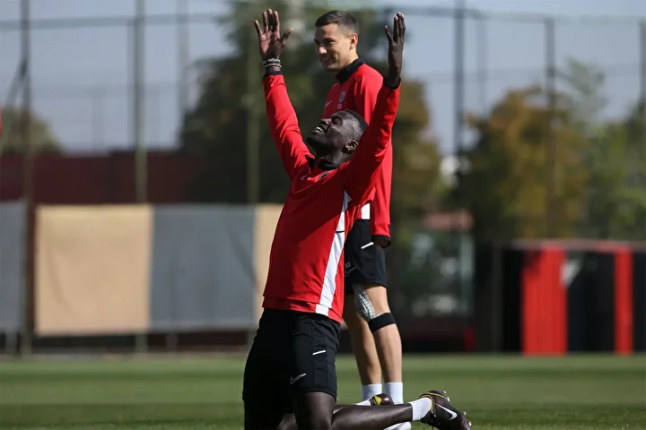 besiktas genclerbirligi mac takimi ve birinci 11ler 14 CKLL2NLt