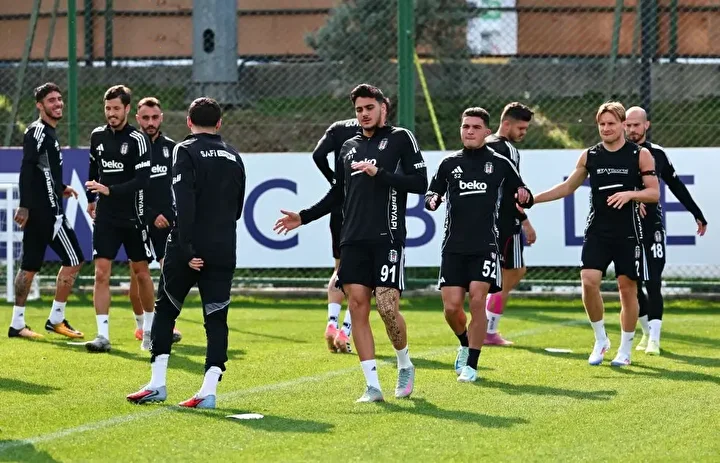 besiktas genclerbirligi mac takimi ve birinci 11ler 16 wYvYcA2N