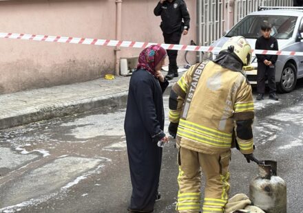 Beyoğlu’nda faciadan dönüldü! Başlığını değiştirdiği esnada bir anda parladı beyoglunda faciadan donuldu basligini degistirdigi esnada bir anda parladi UrJtp4hm.jpg