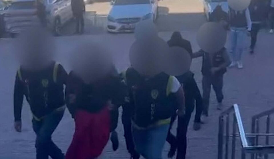 bodrumda fuhus cetesi cokertildi 7 tutuklama w1V1Cq9S.jpg