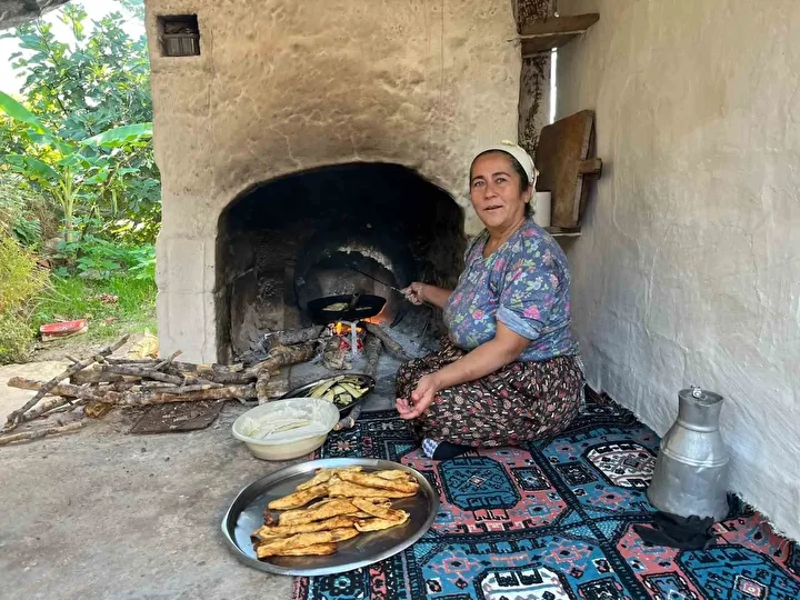bu koyde patlican etten daha pahali kahvaltidan aksam yemegine patlican baligi ikram ediliyor 1 BgiJamfT