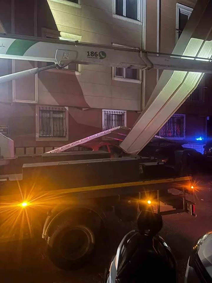 bursada deprem oldu korkusu mahalli sokaga dokuldu 0