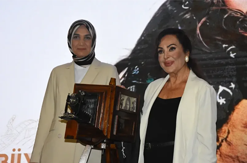 buyuk taarruz 4 memleketler arasi kisa sinema festivali odul merasimiyle sona erdi turkan zcKn4TE1