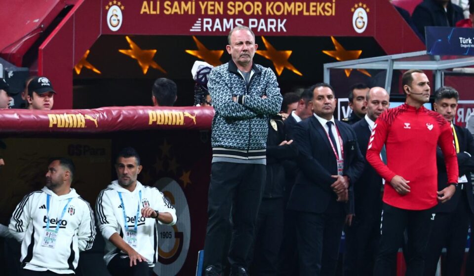 Büyük umutlarla transfer edilmişti: Sergen Yalçın 45 günde biletini kesti buyuk umutlarla transfer edilmisti sergen yalcin 45 gunde biletini kesti Rh5BDJIr.jpg