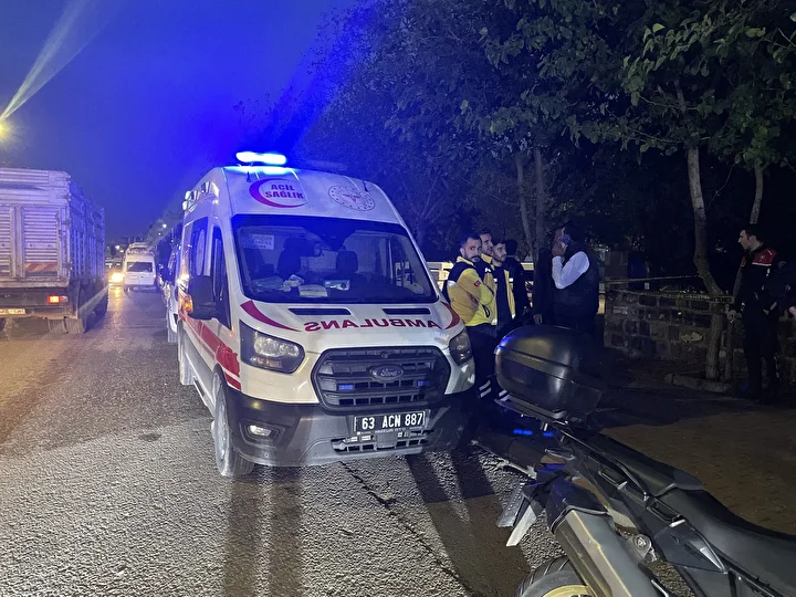 Cami bahçesine gömülmüş bebek cesedi bulundu 2 cami bahcesine gomulmus bebek cesedi bulundu 1 Lnk3XduD