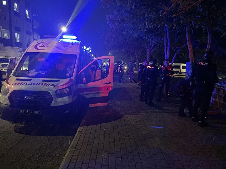 Cami bahçesine gömülmüş bebek cesedi bulundu 4 cami bahcesine gomulmus bebek cesedi bulundu 3 YQUtnXjn