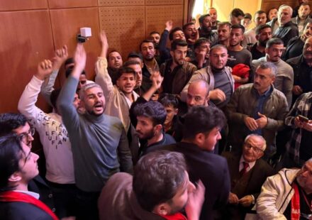 chp vilayet kongresinde yumruklar havada ucustu O4OdXmsc.jpg