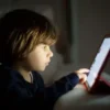 cocuklarda agir tasinabilir aygit kullanimi metin boyun sendromu riskini artiriyor ExSB5fjK.webp