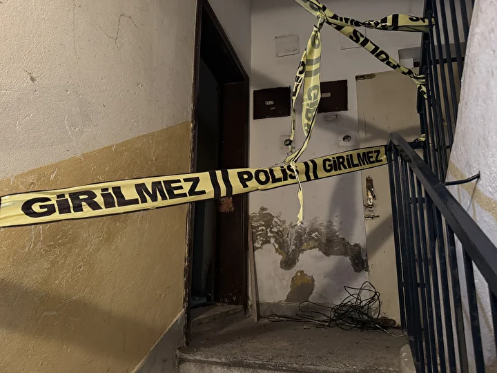 cop meskende gizlenen trajedi bir ay annesinin cesediyle yasamis 0 suHvVgmt