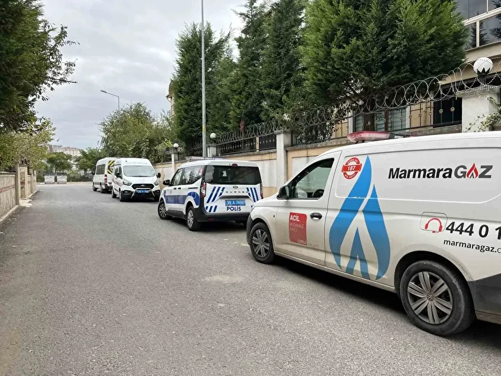 Çorlu’da karbonmonoksit zehirlenmesi: Dört kişi hastaneye kaldırıldı 4 corluda karbonmonoksit zehirlenmesi dort kisi hastaneye kaldirildi 3