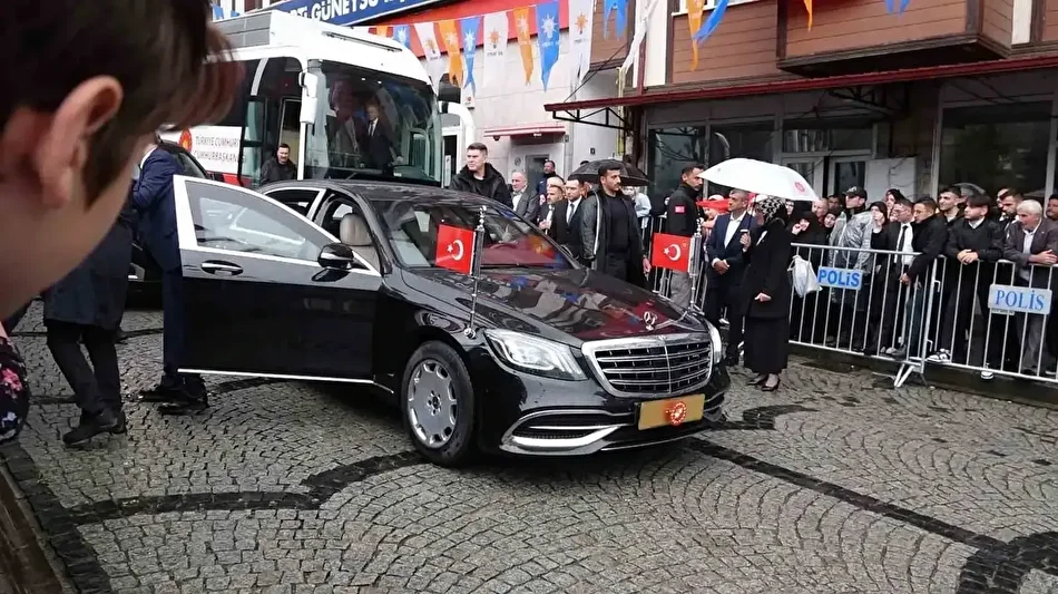 cumhurbaskani erdogan rizeden ayrildi 1 PCtT8rdF