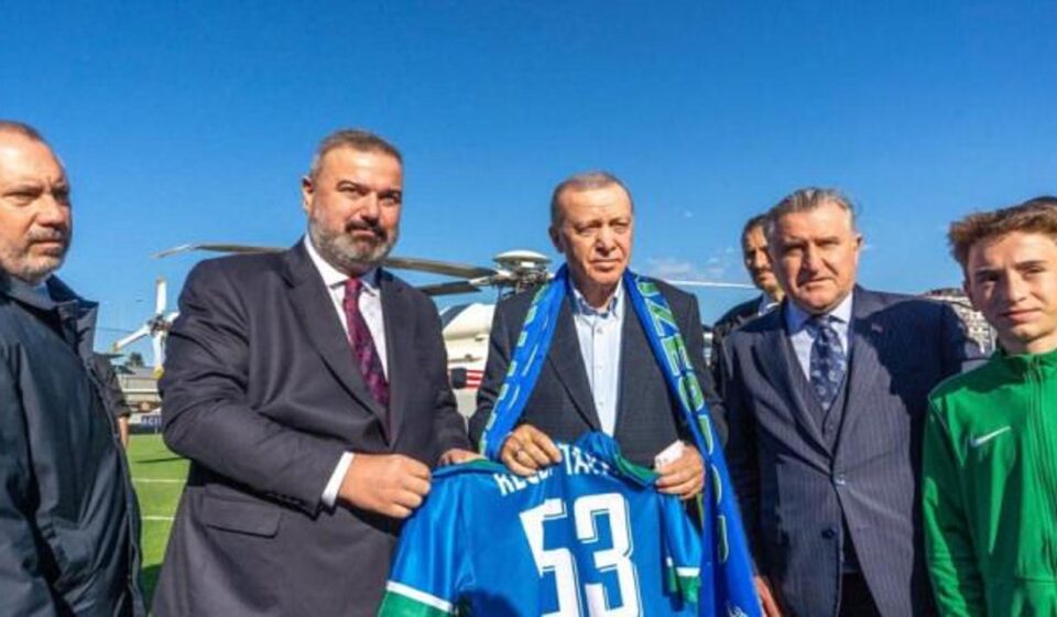 cumhurbaskani erdogandan super lig grubuna ziyaret YSTrNFN8.jpg