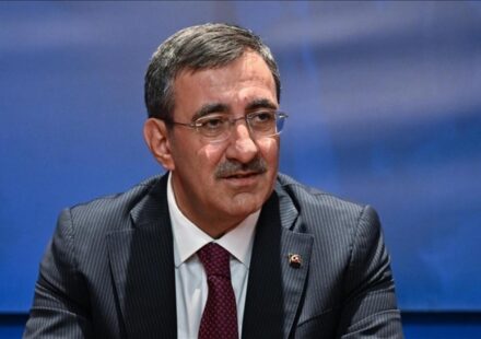 Cumhurbaşkanı Yardımcısı Yılmaz, ödemeler istikrarı bilgilerini kıymetlendirdi cumhurbaskani yardimcisi yilmaz odemeler istikrari bilgilerini kiymetlendirdi BJ6Owz4C.jpg