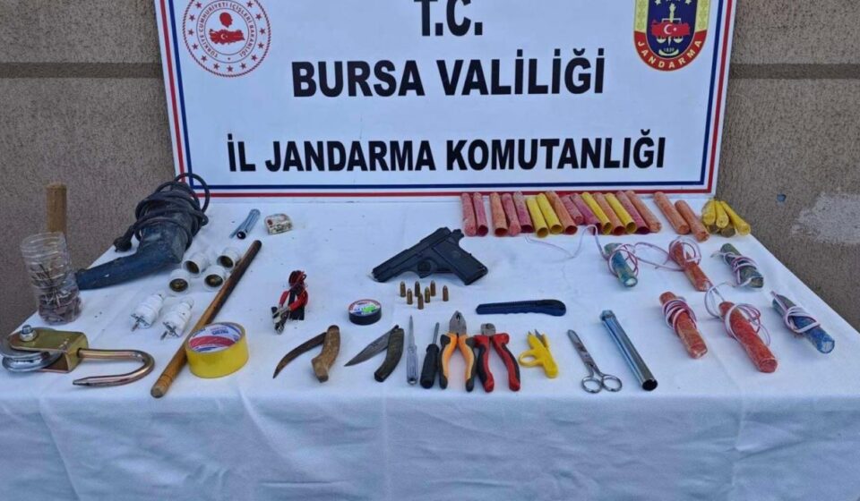 definecilerin zulasindan cephanelik cikti MtEOS2wM.jpg