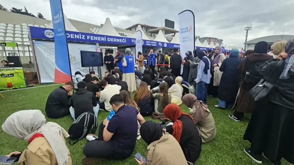 deniz feneri stk feste damga vurdu 0 YkMjRYyI