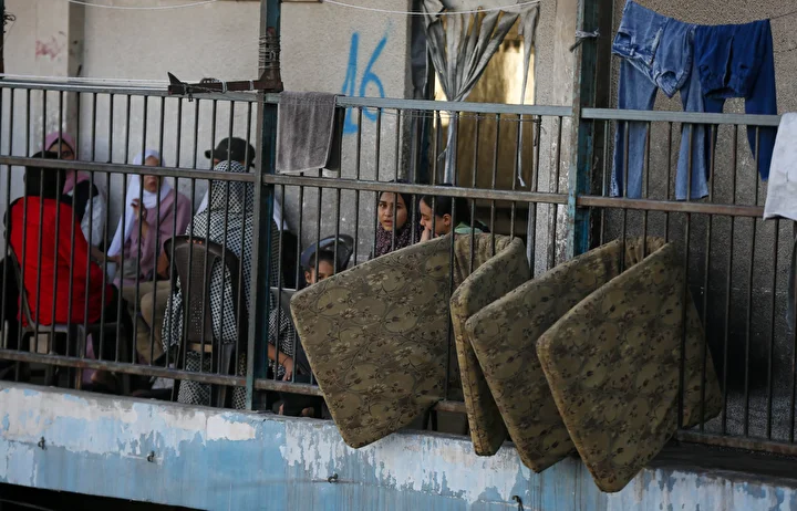 deyr belahtaki unrwa okullarina siginan filistinliler sikinti kosullar altinda omurlerini surduruyorlar 9 COdDbenI