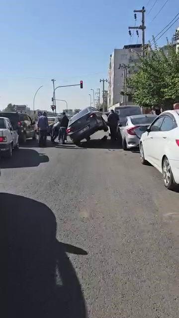 diyarbakirda farkli kaza park halindeki 2 otomobile carpip asili kaldi 0 gSFpSazr
