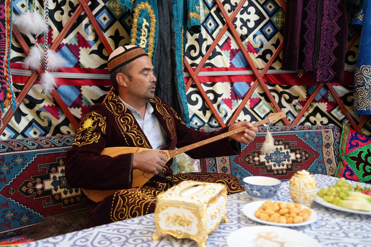 dogu turkistandan nigdeye uzanan yol altay koyunde kazaklar kulturlerini yasatiyor 3