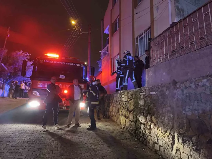 Düğün çerezi hazırlayan ailenin başına meskenin tavanı çöktü 8 dugun cerezi hazirlayan ailenin basina meskenin tavani coktu 7 6hIDJ93d