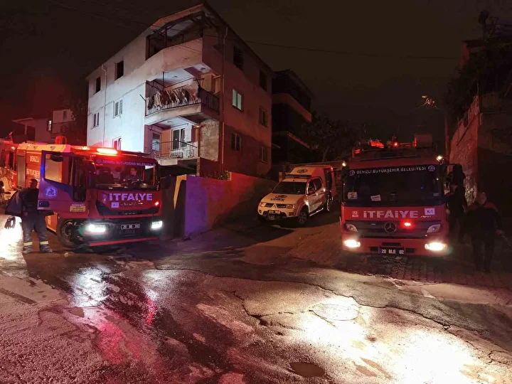 Düğün çerezi hazırlayan ailenin başına meskenin tavanı çöktü 10 dugun cerezi hazirlayan ailenin basina meskenin tavani coktu 9 VqKnIuWQ