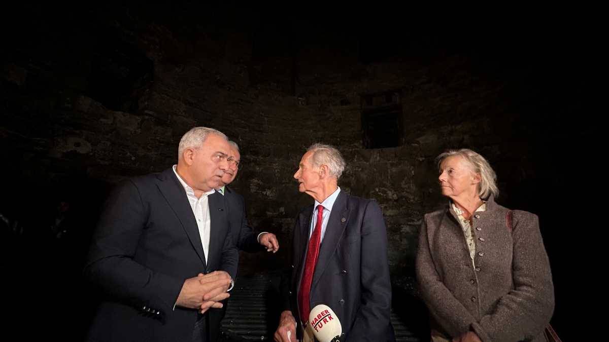 dunyaca unlu ismin babasi yedikuleye hapsedilmis kuran i kerime hayran kalmis 3 WMhiiQhw