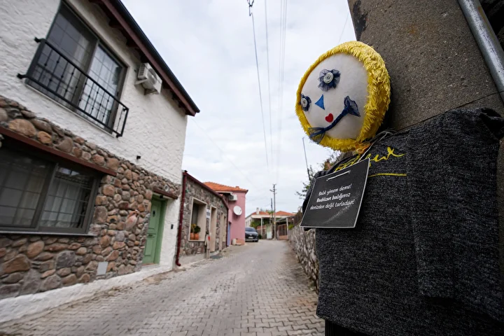 Dünyanın en düzgün turizm köyleri ortasında: Korkuluklarıyla ilgi görüyor 16 dunyanin en duzgun turizm koyleri ortasinda korkuluklariyla ilgi goruyor 15 bC5ekgZr