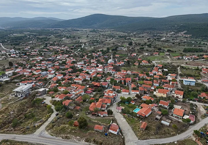 Dünyanın en düzgün turizm köyleri ortasında: Korkuluklarıyla ilgi görüyor 9 dunyanin en duzgun turizm koyleri ortasinda korkuluklariyla ilgi goruyor 8 O53N7AuZ