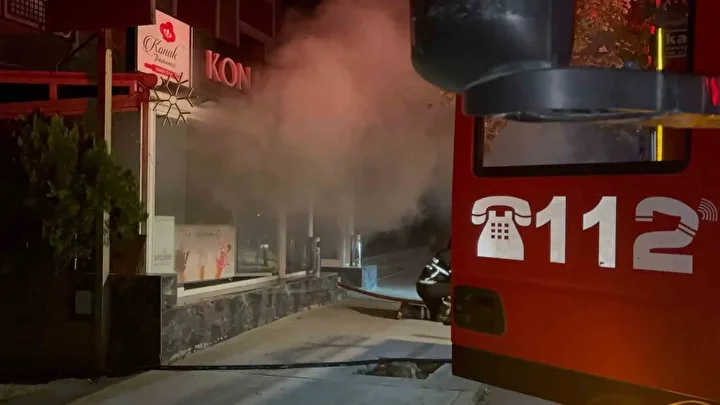 Edirne’de pastanede yangın paniği: Mahalleli sokağa döküldü 1 edirnede pastanede yangin panigi mahalleli sokaga dokuldu 0 gvMuTDv5
