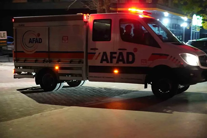 Edirne’de pastanede yangın paniği: Mahalleli sokağa döküldü 6 edirnede pastanede yangin panigi mahalleli sokaga dokuldu 5 lfEtnN2W