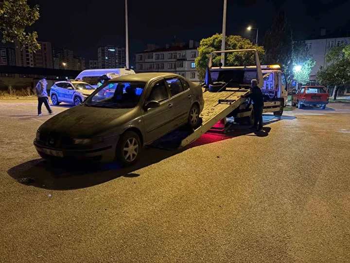 Ehliyetsiz şoför kural tanımadı 2 ehliyetsiz sofor kural tanimadi 1 Zs1z6juZ