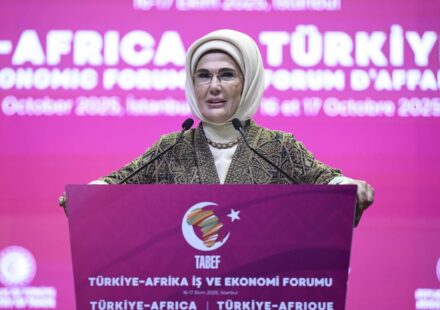 Emine Erdoğan: ‘Dünyanın yeni öyküsünü bayanlar yazacak!’ emine erdogan dunyanin yeni oykusunu bayanlar yazacak BVLqWROs.jpg