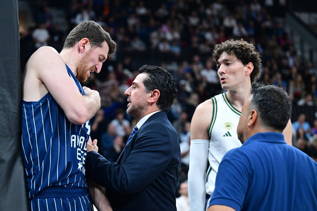Ergin Ataman, Anadolu Efes'i Cedi'yle yıktı 1 ergin ataman anadolu efesi cediyle yikti 0 Cp7WFsZL