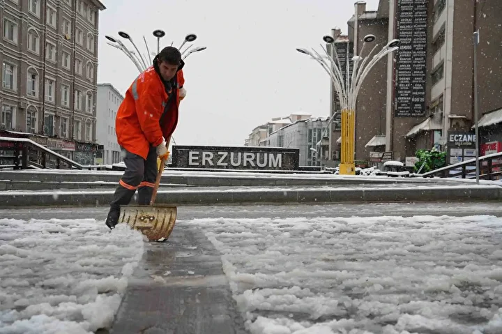 Erzurum güne kar ile uyandı 1 erzurum gune kar ile uyandi 0 PY3ureKJ