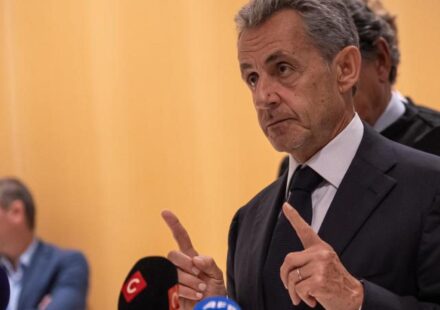 Eski Fransız Cumhurbaşkanı Sarkozy cezaevine girecek eski fransiz cumhurbaskani sarkozy cezaevine girecek Mb2TU8Zg.jpg
