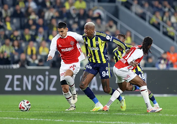 Eski hakem Fenerbahçe'nin kazandığı penaltıyı değerlendirdi! "Enteresan" 1 eski hakem fenerbahcenin kazandigi penaltiyi degerlendirdi enteresan 0 Lf5ZrjVB